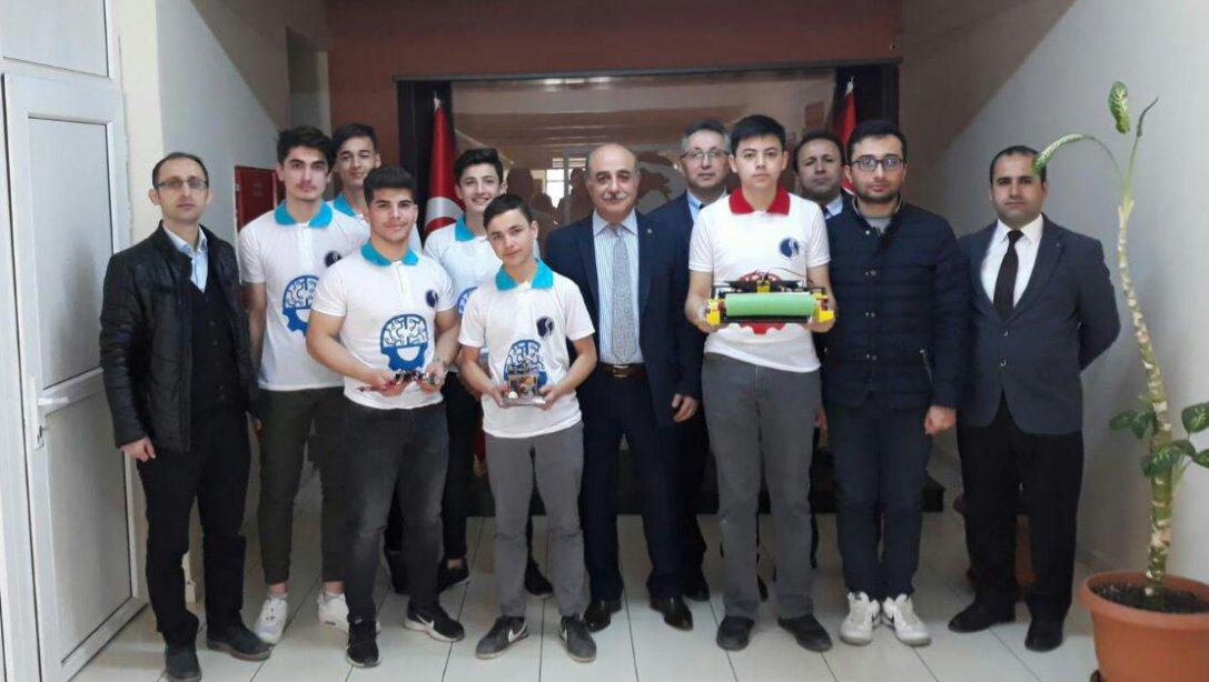 Seyfettin Selim Mesleki ve Teknik Anadolu Lisesi Öğrencileri Robot Yarışmasına Gidiyor...