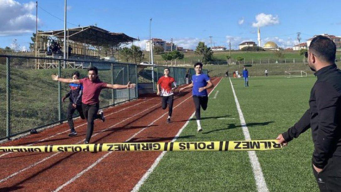 Spor Sakarya Projesi Kapsamında 29 Ekim Cumhuriyet Bayramı Koşu Yarışması Düzenlendi.
